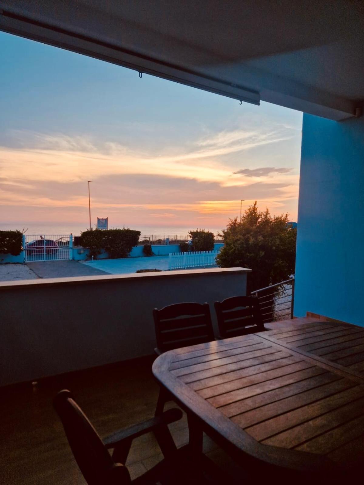 Edo House Anzio - Beachfront - Fronte Mare - Affittacamere Exterior foto